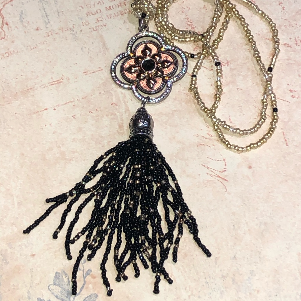 Gorgeous Long Necklace Stunning Reversible Pendant 35$